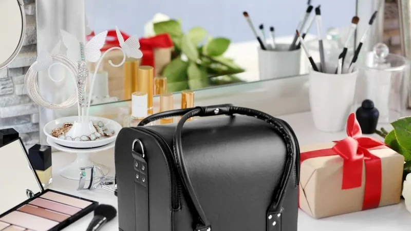 How to Choose the Perfect Vanity Case for Your Beauty Routine
